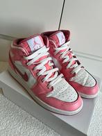 Jordan 1 mid, Kleding | Dames, Schoenen, Nike Air Jordan, Ophalen of Verzenden, Sneakers of Gympen, Roze