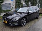 Volvo V60 T3 - R-Design, Automaat, Sportief, Dealer onderhdn, Auto's, Volvo, Zwart, 4 cilinders, Zwart, Particulier