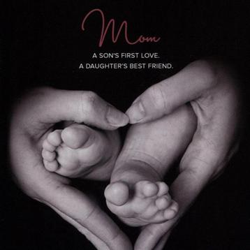 CD=>sale VARIOUS - Mom - A Son's First Love. A Daughter's WI beschikbaar voor biedingen