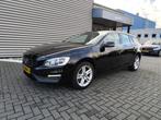 Volvo V60 2.4 D5 Twin Engine Momentum, Auto's, Volvo, Automaat, Euro 6, Leder en Stof, Vierwielaandrijving