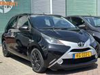 Toyota Aygo 1.0 VVT-i x-play / Carplay / Camera / Nap / Airc, Voorwielaandrijving, Stof, Gebruikt, Euro 6