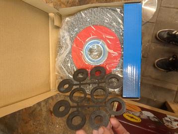 Staalborstel rond 200mm voor slijpmachine  beschikbaar voor biedingen