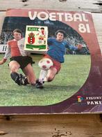 Panini Voetbal 81 boek + plaatjes, Gebruikt, Ophalen of Verzenden, Meerdere stickers