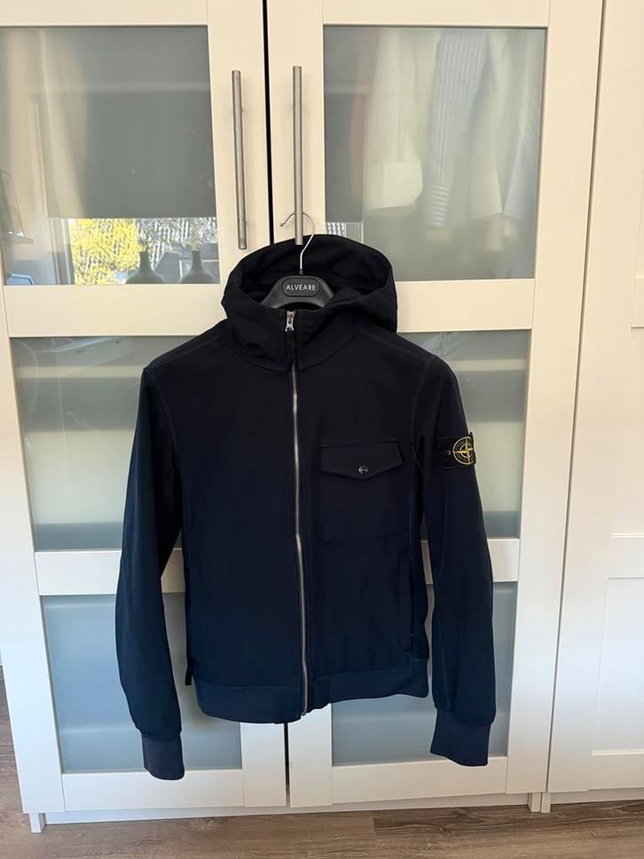 Stone Island Softshell Jas - Maat S - Donkerblauw, Kleding | Heren, Jassen | Zomer, Zo goed als nieuw, Maat 46 (S) of kleiner