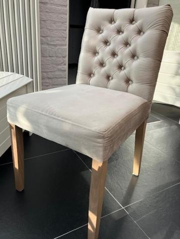 Eetkamerstoelen merk Olàv.  beschikbaar voor biedingen