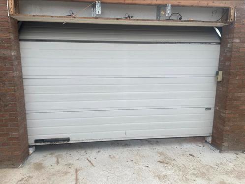 Twee elektrische garagedeuren, Doe-het-zelf en Verbouw, Deuren en Horren, Gebruikt, Garagedeur, 215 cm of meer, 120 cm of meer
