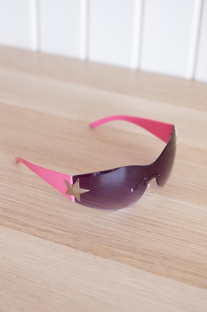 Y2K roze zonnebril pink sunglasses, Sieraden, Tassen en Uiterlijk, Zonnebrillen en Brillen | Dames, Nieuw, Zonnebril, Overige merken