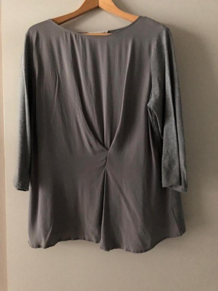 FABIANA FILIPPI. Prachtig shirt. Middelgrijs. Maat D 44, Kleding | Dames, Blouses en Tunieken, Zo goed als nieuw, Maat 42/44 (L)