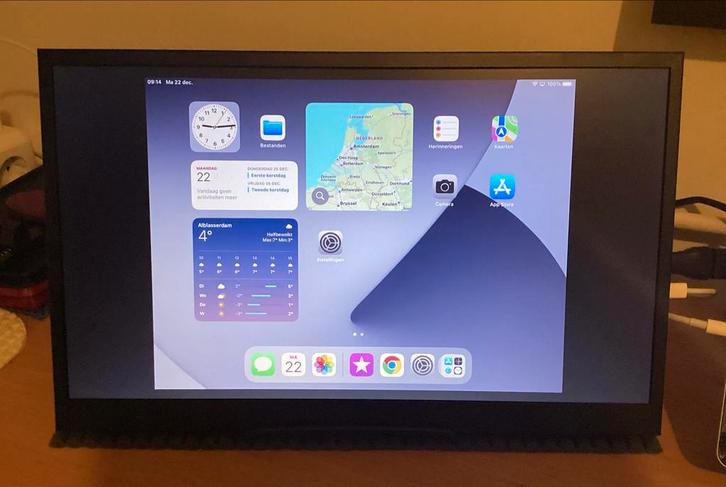 Portable 17.5 inch monitor + GRATIS iPad, Computers en Software, Apple iPads, Gebruikt, Apple iPad, Wi-Fi, 10 inch, 16 GB, Overige kleuren