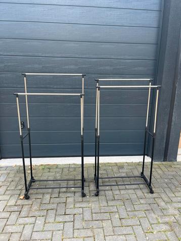 Dubbele kledingrekken beschikbaar voor biedingen