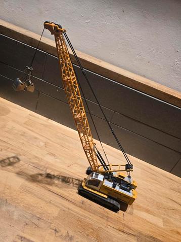 Liebherr kraan  beschikbaar voor biedingen