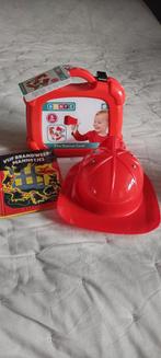 Brandweer set jasje mt 98, helm, koffertje, boek, Ophalen of Verzenden, Zo goed als nieuw
