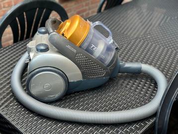 AEG T8 Bagless Stofzuiger beschikbaar voor biedingen