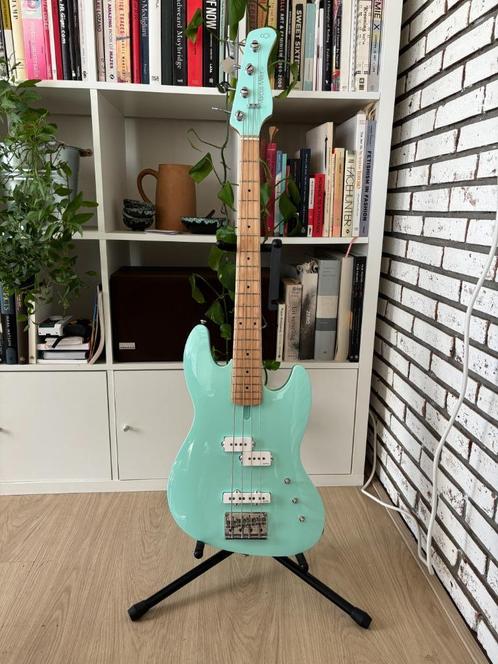 Sire Marcus Miller U5 with upgraded pickups, Muziek en Instrumenten, Snaarinstrumenten | Gitaren | Bas, Zo goed als nieuw, Elektrisch