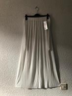 Maat m - plisse rok met riempje- gebroken wit, Kleding | Dames, Rokken, Maat 38/40 (M), Fashion, Wit, Ophalen of Verzenden
