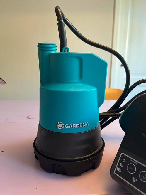 Gardena dompelpomp met accu - 2000/2, Tuin en Terras, Waterpompen, Zo goed als nieuw, Elektrisch, Dompelpomp, Ophalen