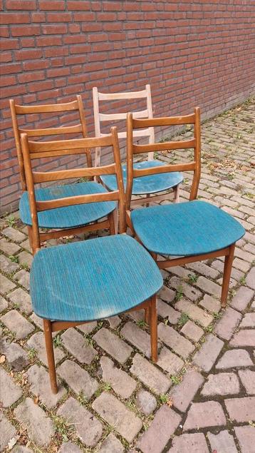 4 vintage Deens design eetkamerstoelen opknappers beschikbaar voor biedingen