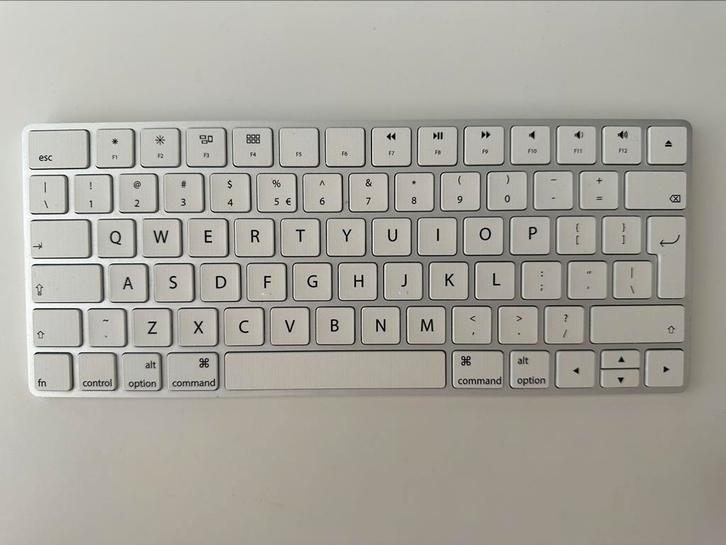 Z.g.a.n. Apple Magic Keyboard (A1644), Computers en Software, Toetsenborden, Zo goed als nieuw, Qwerty, Draadloos, Ophalen of Verzenden