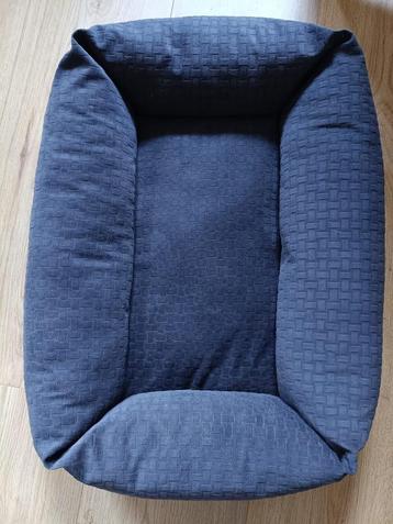 Hondenbed Klein / Small Dog Bed beschikbaar voor biedingen