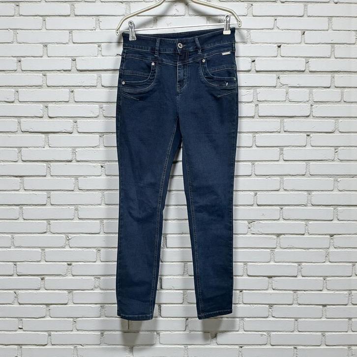 Red Button Jeans Maat 36 Donkerblauw Skinny Casual, Kleding | Dames, Spijkerbroeken en Jeans, Zo goed als nieuw, W28 - W29 (confectie 36)