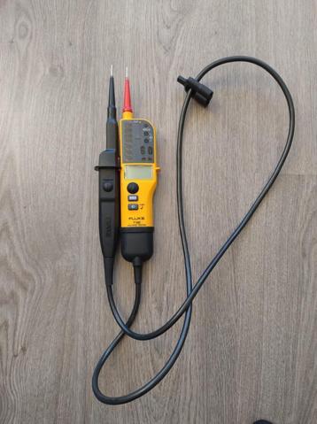 Fluke t130 digitale tweepolige spanningstester beschikbaar voor biedingen