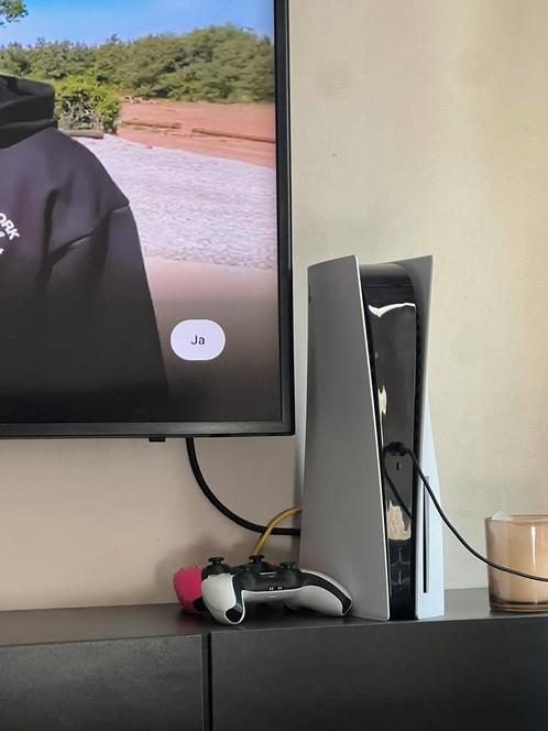 Playstation 5 met 2 controllers DISC Edtitie, Spelcomputers en Games, Spelcomputers | Sony PlayStation 5, Zo goed als nieuw, Ophalen of Verzenden