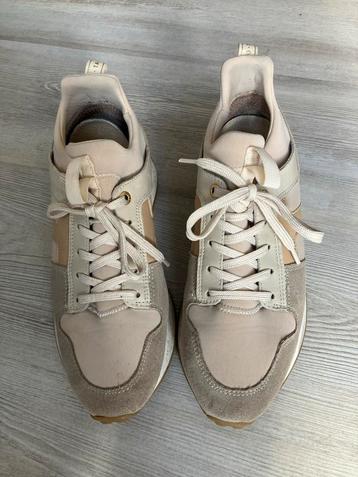 Tango Sneakers Maat 39 beschikbaar voor biedingen