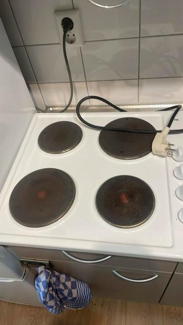 Elektrische kookplaat 4 pits / electric stove beschikbaar voor biedingen