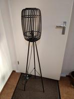 Zwarte Staande Schemerlamp met 3 metalen poten, Huis en Inrichting, Lampen | Vloerlampen, Ophalen, Gebruikt, 100 tot 150 cm, Modern