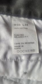 2 Dockers 33/34 inch, Ophalen of Verzenden, Zo goed als nieuw, Beige, Dockers