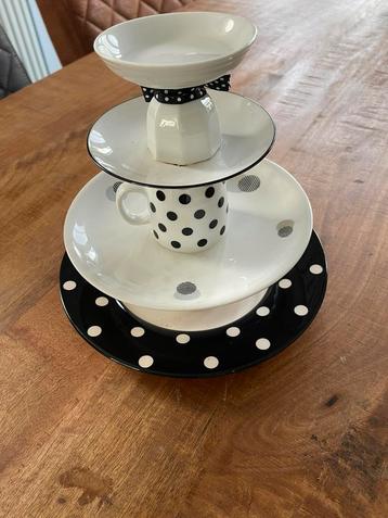 Etagère beschikbaar voor biedingen