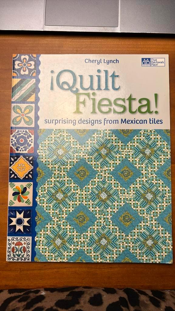 Quilt Fiesta! Surprising designs from Mexican tiles, Boeken, Hobby en Vrije tijd, Nieuw, Borduren en Naaien, Ophalen of Verzenden