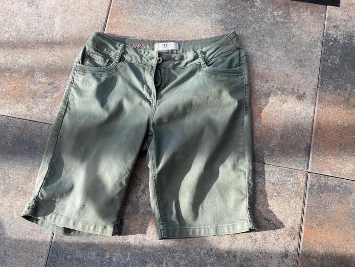 Mooie zgan korte broek, Cecil, maat 31, groen, Kleding | Dames, Broeken en Pantalons, Zo goed als nieuw, Maat 38/40 (M), Groen