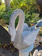 Zwanen van beton, Ophalen, Rond, Tuin