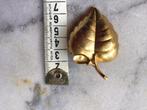 Goudkleurige broche ,bloem blad broche,blaadje broche goudkl, Ophalen of Verzenden, Zo goed als nieuw, Goud, Overige materialen