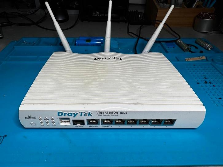 Draytek Vigor 2860n-Plus Firewall Router, Computers en Software, Routers en Modems, Zo goed als nieuw, Router met modem, Ophalen of Verzenden
