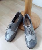 Sneakers mt 40 van Helvesko veters , zilver met grijs, Verzenden, Helvesko, Grijs, Sneakers of Gympen