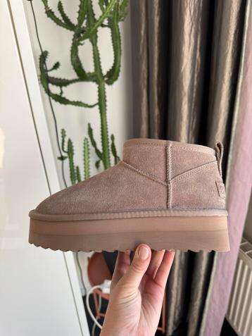 Uggs, platform, dikke zool, nieuw maat 38 beschikbaar voor biedingen