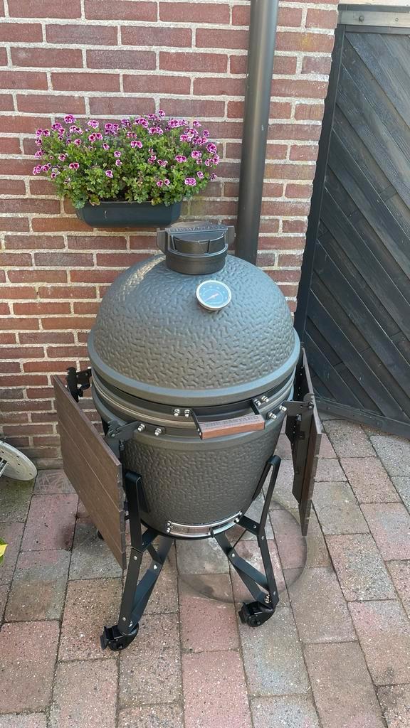 The Bastard Large Urban 2024, Tuin en Terras, Barbecue-accessoires, Zo goed als nieuw, Ophalen