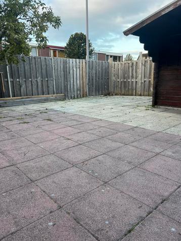 Gratis Tuintegels (120m2+), Zelf Uithalen! beschikbaar voor biedingen