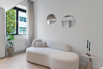 NOUS Living 2-zitsbank Antibes bouclé - zgan verkoopstyling beschikbaar voor biedingen