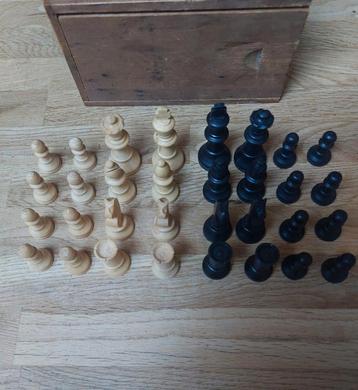 Staunton schaakstukken van hout KH:61mm beschikbaar voor biedingen