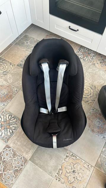 Maxi Cosi Pebble + FamilyFix (isofix) beschikbaar voor biedingen