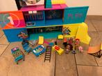 LOL Surprise Clubhouse - Compleet met accessoires!, Ophalen of Verzenden, Zo goed als nieuw, Poppenhuis