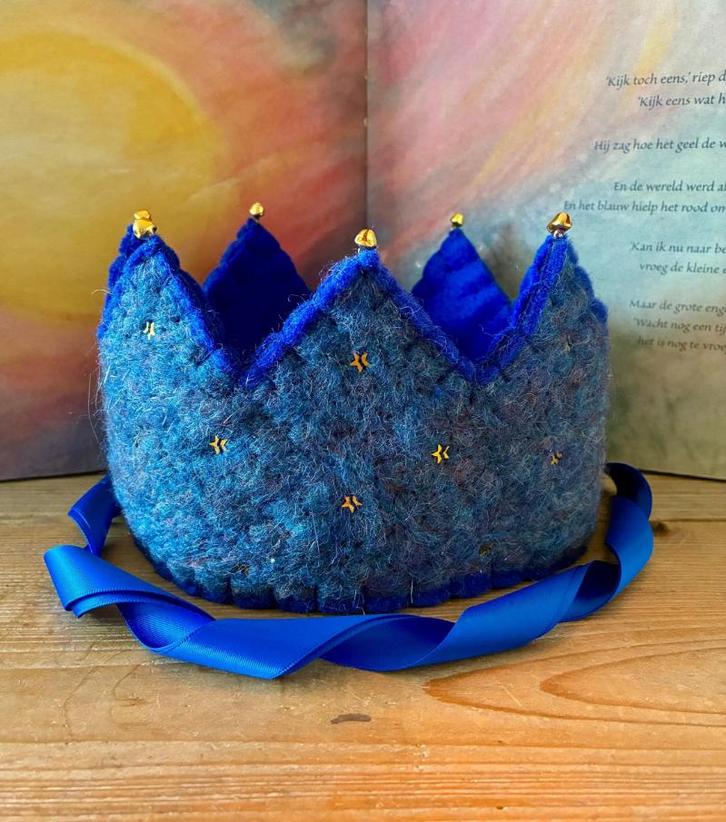 SALE Waldorf vilten verjaardagskroon wol en vilt, Hobby en Vrije tijd, Vilt, Nieuw, Figuurtje(s), Wolvilt, Verzenden