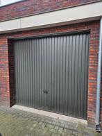 Groene garage deur (sectionaal roldeur), Ophalen, 120 cm of meer, Garagedeur, 215 cm of meer