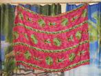 roze batik pareo / sjaal met kwastjes en een print 150x112cm, Ophalen of Verzenden, Gedragen, Roze, Overige typen