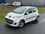 Peugeot 107 1.0 12V 5DR 2011 Wit!Airco!nap!, Auto's, Voorwielaandrijving, 4 stoelen, 68 pk, Origineel Nederlands