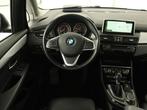 BMW 2-serie Active Tourer 218i Corporate Lease High Executiv, Auto's, BMW, 136 pk, Gebruikt, Lichtsensor, Zwart