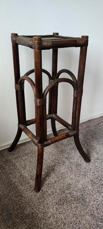 planten tafeltje manou bijzettafeltje vintage houten tafel  beschikbaar voor biedingen